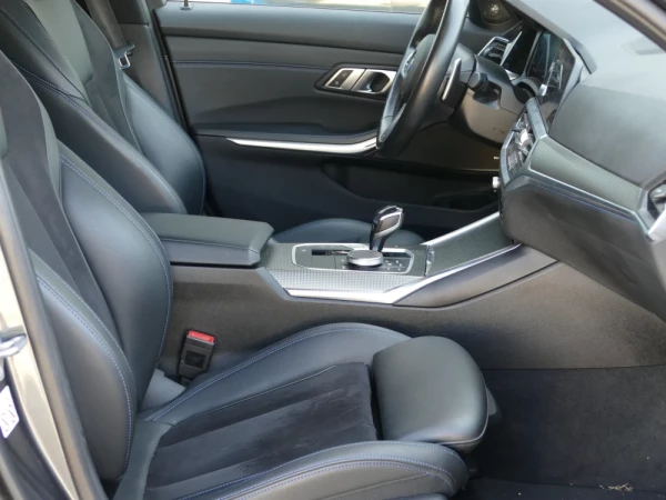 BMW 330 e Touring Pack M Auto 29