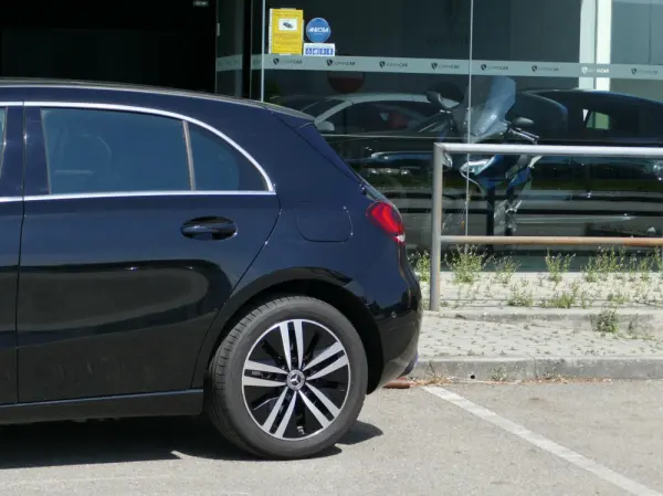Mercedes-Benz A 250 e Progressive 14