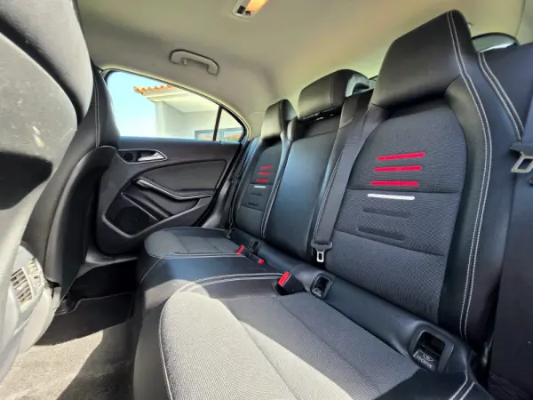 Mercedes-Benz A 180 d Urban 10