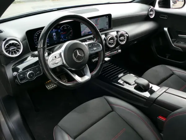 Mercedes-Benz A 180 Limousine d AMG Line Aut. 25
