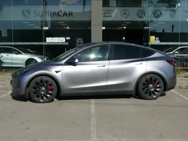 Tesla Model Y Performance Tração Integral 39