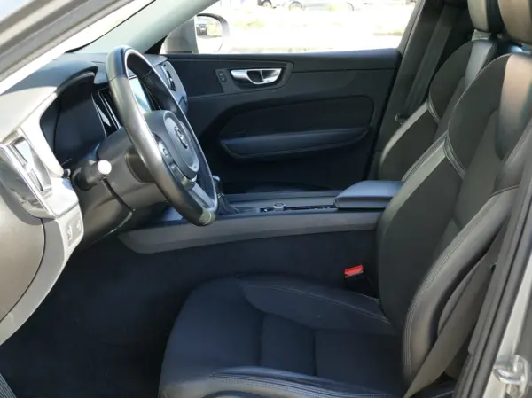 Volvo XC 60 2.0 D4 Momentum Geartronic 26