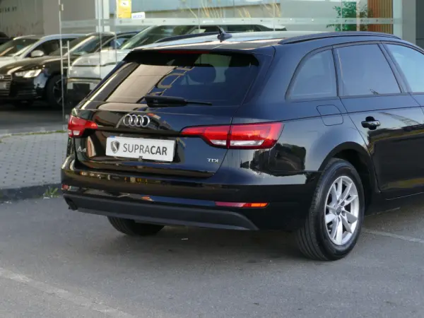 Audi A4 Avant 2.0 TDI 6
