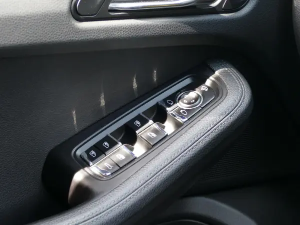 Porsche Macan S 39