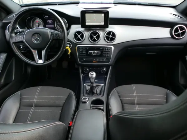 Mercedes-Benz GLA 180 CDi Urban 33