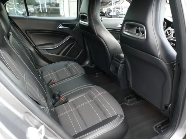 Mercedes-Benz GLA 180 CDi Urban 27