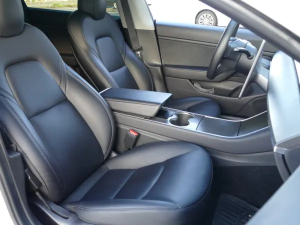 Tesla Model 3 Performance Dual Motor AWD 28