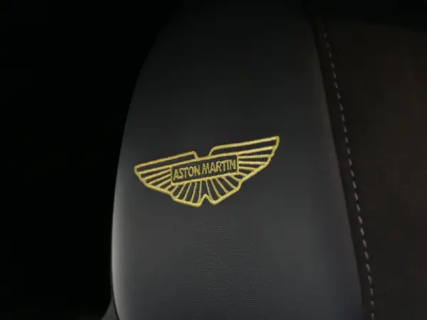 Aston Martin Vantage Coupe V8 44