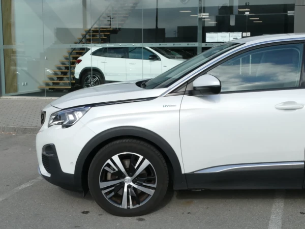 Peugeot 3008 1.6 Hybrid Allure e-EAT8 11