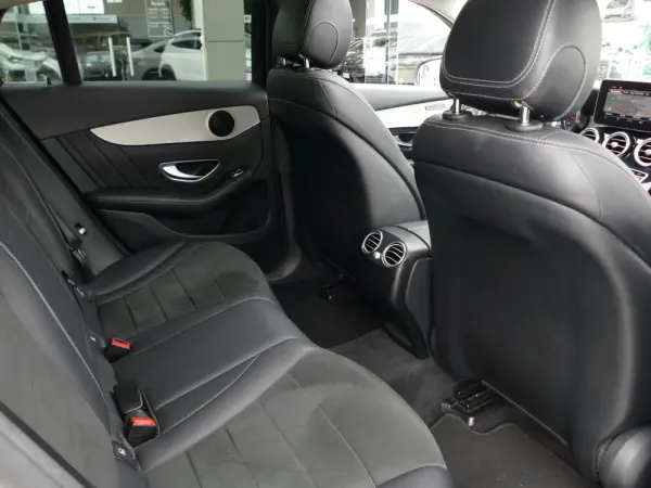 Mercedes-Benz GLC 220 d 4Matic 9G-TRONIC AMG Line 36