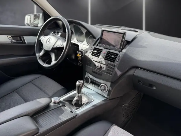 Mercedes-Benz C 220 CDI Avantgarde BlueEfficiency 14