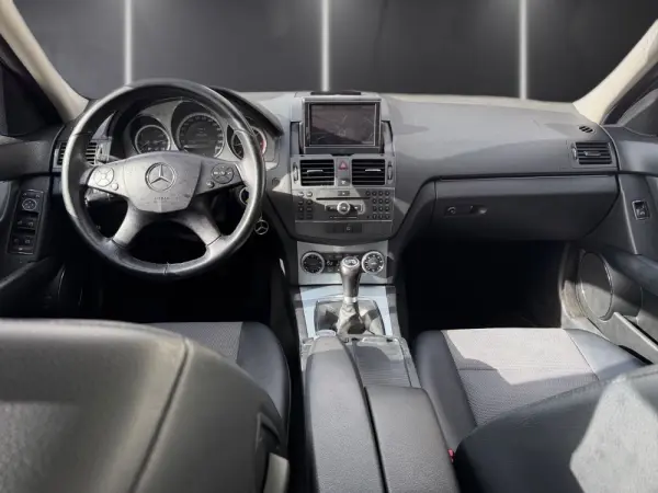 Mercedes-Benz C 220 CDI Avantgarde BlueEfficiency 12