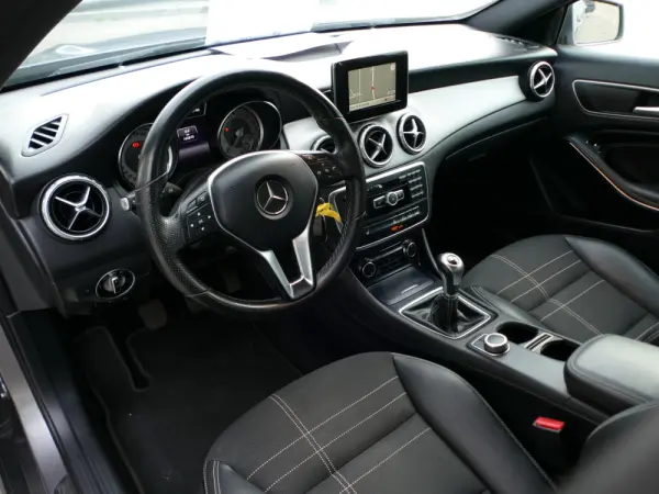 Mercedes-Benz GLA 180 CDi Urban 21