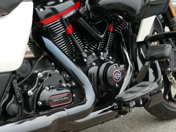 Harley-Davidson FL CVO ROAD GLIDE ST 20