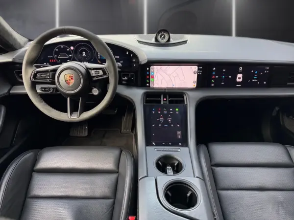 Porsche Taycan Turbo S 12