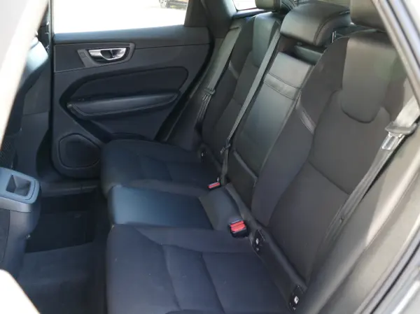 Volvo XC 60 2.0 D4 Momentum Geartronic 33