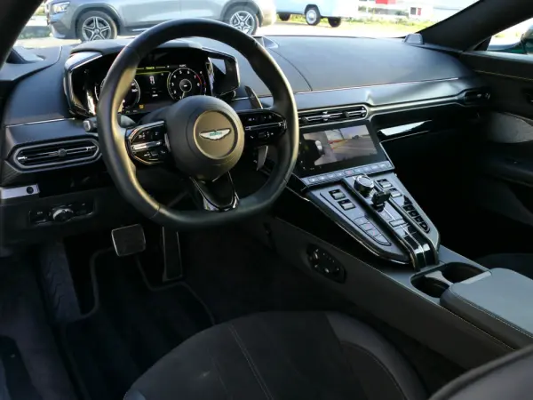 Aston Martin Vantage Coupe V8 41