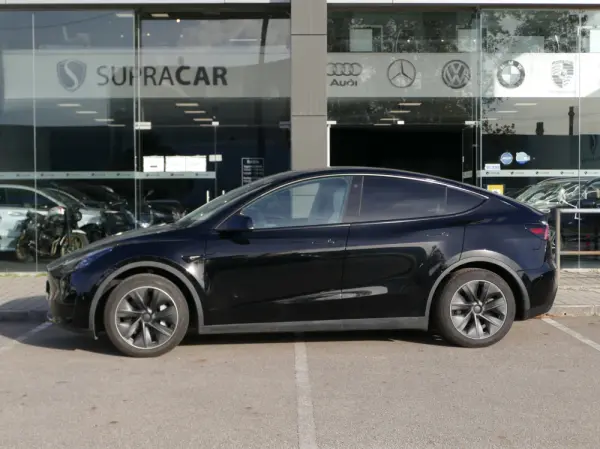 Tesla Model Y Standard 37