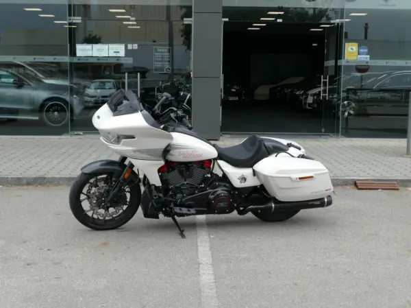 Harley-Davidson FL CVO ROAD GLIDE ST 28