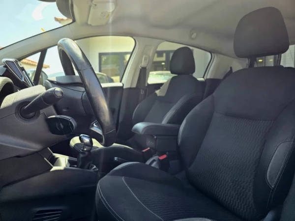 Peugeot 208 1.6 BlueHDi Style 7