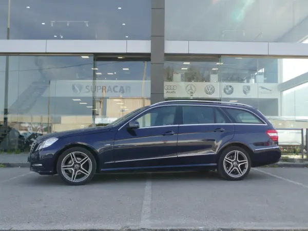 Mercedes-Benz E 220 CDi Avantgarde BE Auto. 44