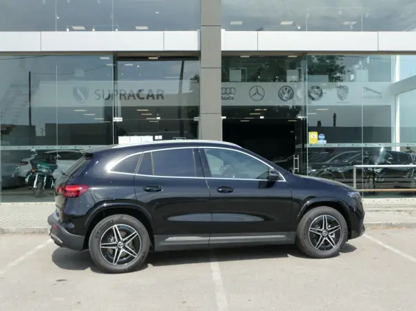 Mercedes-Benz EQA 250+ AMG Line 43