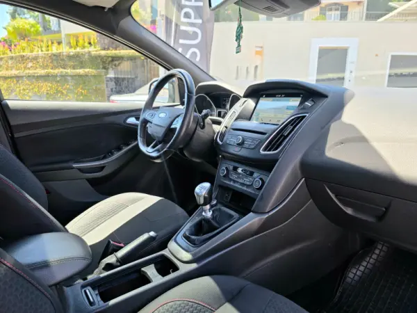Ford Focus 2.0 TDCi ST-Line 23
