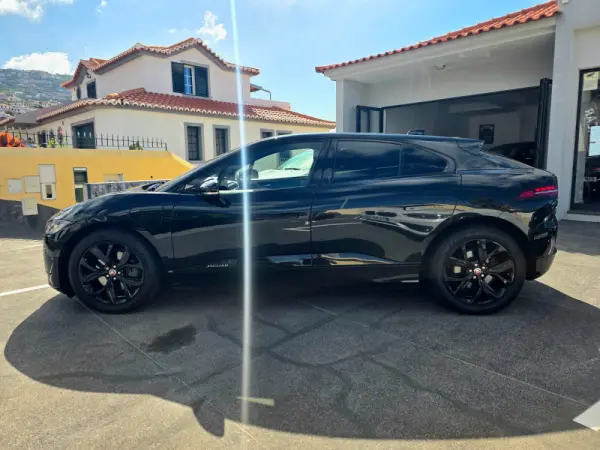 Jaguar I-Pace EV400 R-Dynamic SE AWD 8