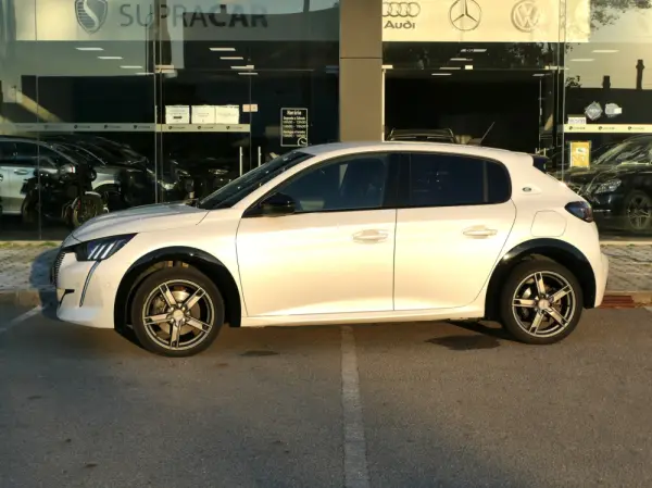 Peugeot e-208 50 kWh GT 36