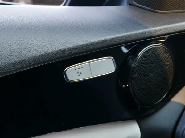 Mercedes-Benz C 300 h Avantgarde+ 34