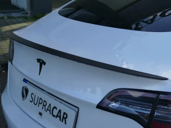 Tesla Model 3 Performance Dual Motor AWD 11