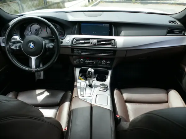 BMW 520 d Pack M Auto 43