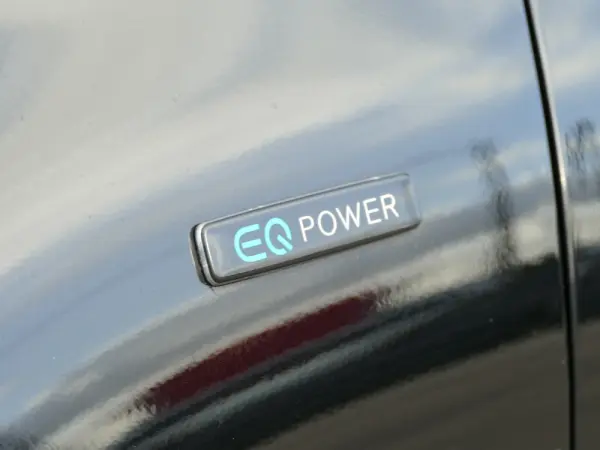 Mercedes-Benz A 250 e Style Plus 7