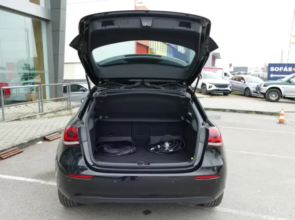Mercedes-Benz A 250 e Style Plus 11