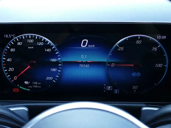 Mercedes-Benz EQB 300 4Matic 20