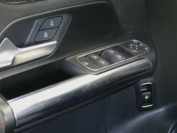 Mercedes-Benz B 250 e AMG Line 32
