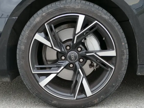 Audi A4 Avant 40 TDI Sport S tronic 5