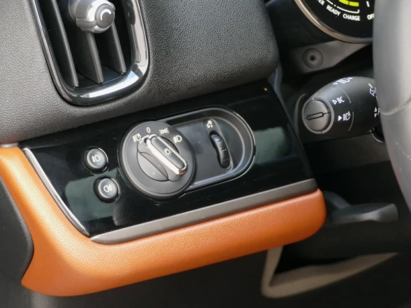 MINI Countryman Cooper SE ALL4 Classic Auto 32