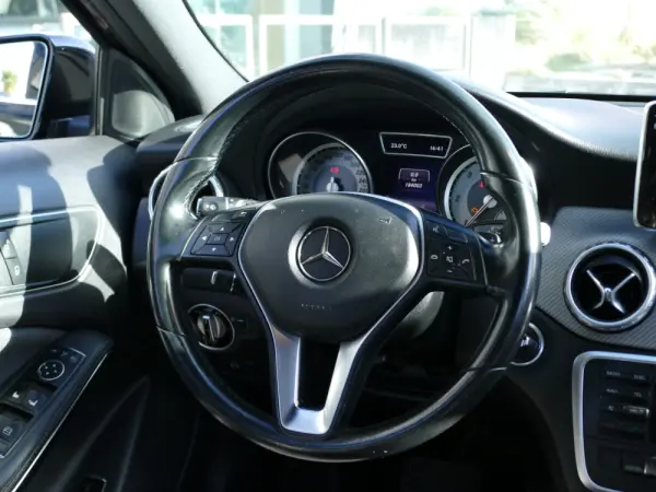 Mercedes-Benz GLA 180 d Style Aut. 32
