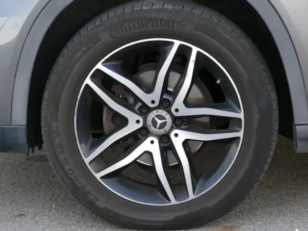 Mercedes-Benz GLA 220 d Urban 7