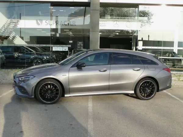 Mercedes-Benz CLA 250 e Shooting Brake AMG Line 16