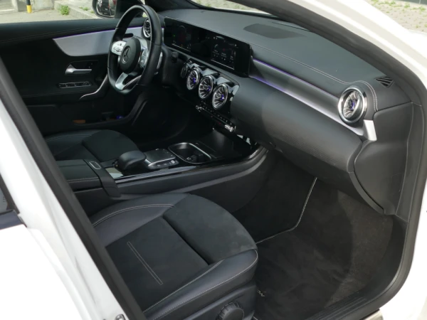 Mercedes-Benz A 250 e AMG Line 25