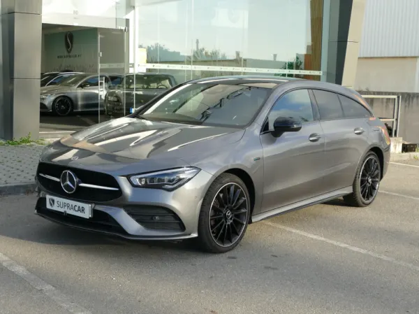 Mercedes-Benz CLA 250 e Shooting Brake AMG Line 4
