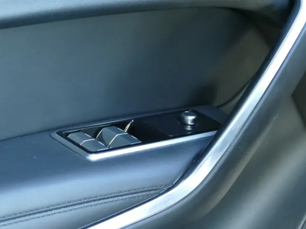 Jaguar F-Pace 2.0 P400e AWD R-Dynamic S 38