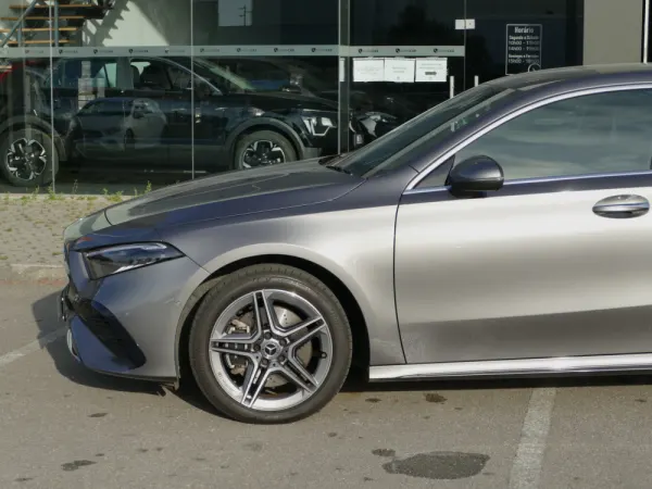 Mercedes-Benz A 250 e 15