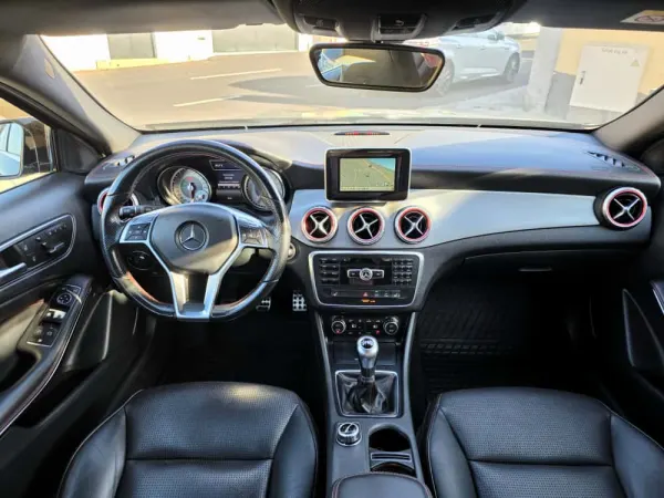 Mercedes-Benz GLA 200 CDi AMG Line 16