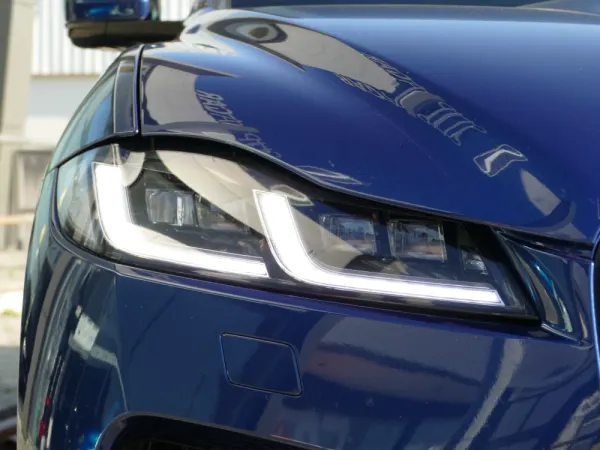 Jaguar F-Pace 2.0 P400e AWD R-Dynamic S 10