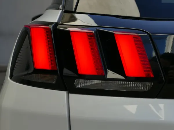 Peugeot 3008 1.5 BlueHDi GT Line EAT8 10