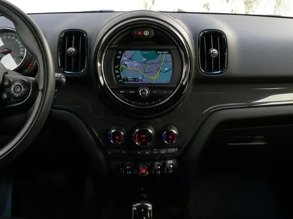 MINI Countryman One D Auto 21