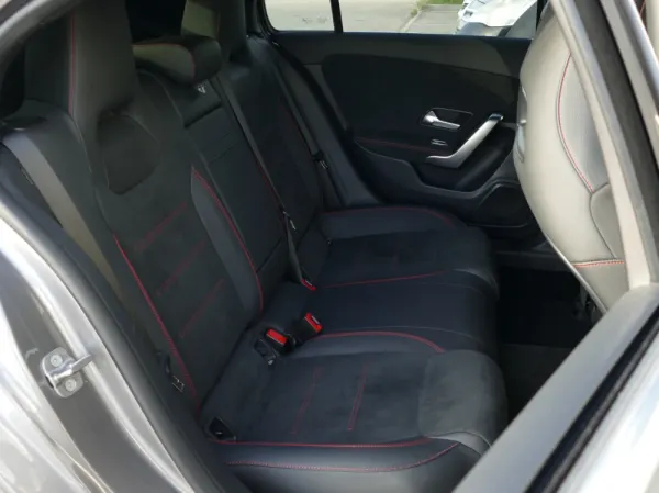 Mercedes-Benz A 250 e 31